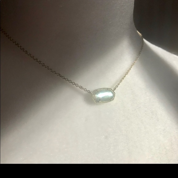 {SOLD}•KENDRA SCOTT Necklace - Picture 2 of 3